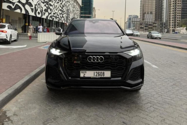 Audi RSQ8